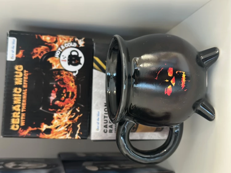 kubek termoaktywny diabeł z płomieniami.jpeg