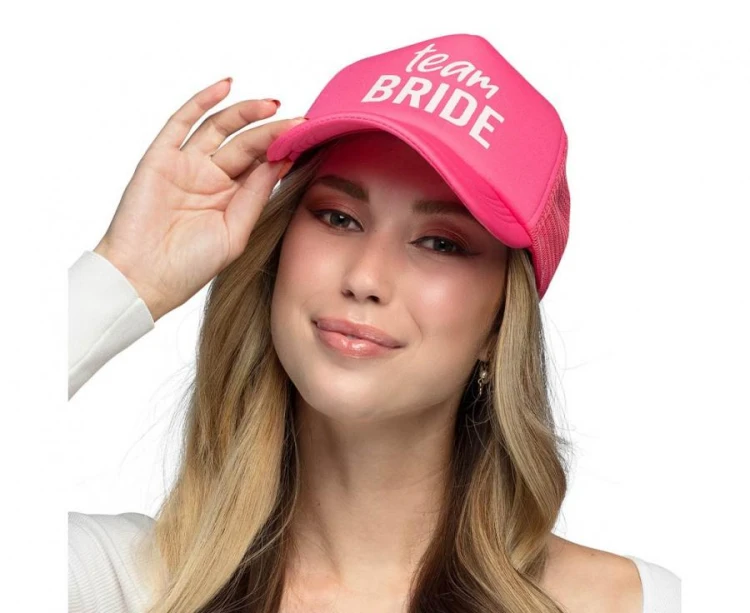 Czapka z daszkiem Bride różowa - czapka na wieczór panieński Boland