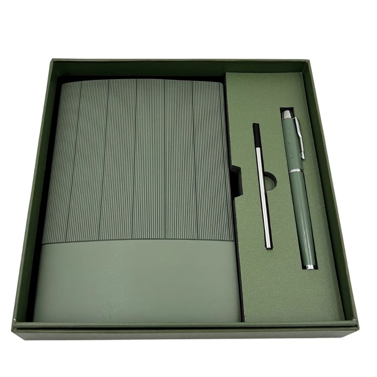 Oliwkowy-zestaw-prezentowy-notes-A5-z-długopisem-skórzany-komplet  (7).jpg