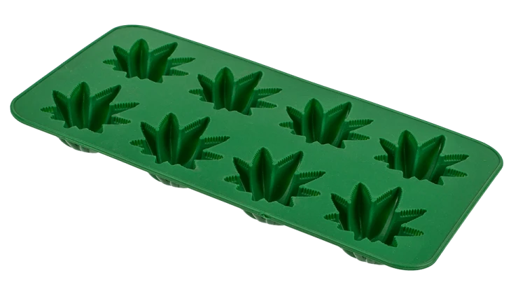 ice-cube-tray-cannabis-leaf-image-4.png