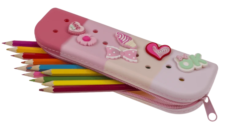 Silikonowy-piórnik-z-przypinkami-saszetka-szkolna  (7).png