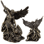 Figurka Archanioła Michała walczącego ze smokiem – symbol zwycięstwa dobra (1).png