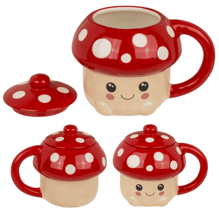 Kubek Kawaii Muchomorek z Pokrywką – uroczy i praktyczny prezent 440 ml.png