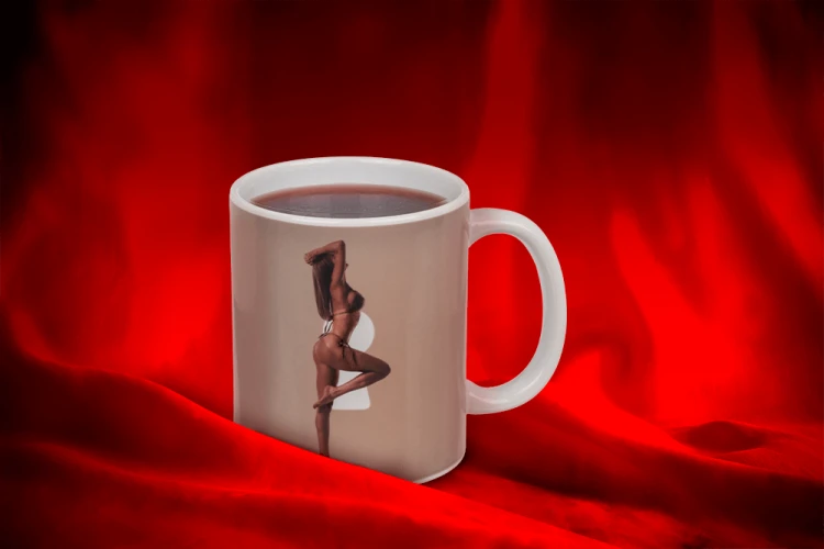 Kubek magiczny Striptiz dziewczyna zmienia kolor! (8).png