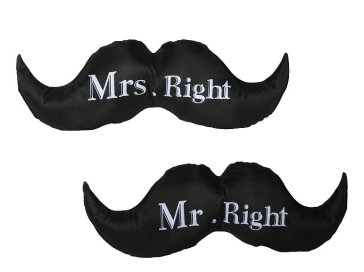 PODUSZKA MR LUB MRS RIGHT WĄSY DWUSTRONNA CZARNA 2