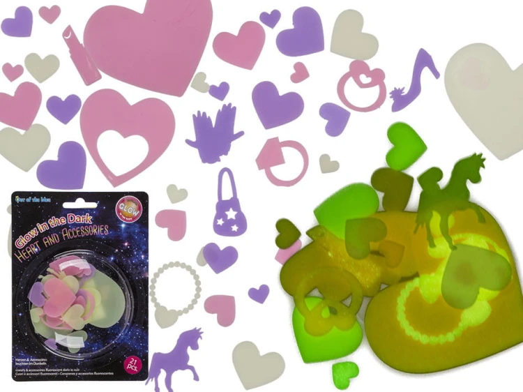 SERDUSZKA I AKCESORIA ŚWIECĄCE W CIEMNOŚCI ŚCIENNE .jpg