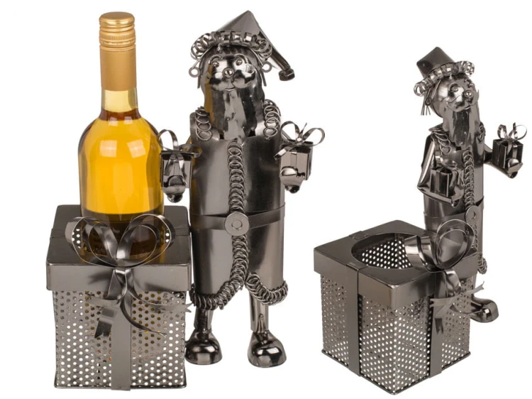 Metalowy STOJAK na wino - Święty Mikołaj BUTELKĘ .jpg