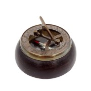 KOMPAS I ZEGAR słoneczny na drewnianej podstawie 1.jpg