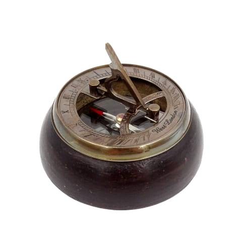 KOMPAS I ZEGAR słoneczny na drewnianej podstawie 1.jpg