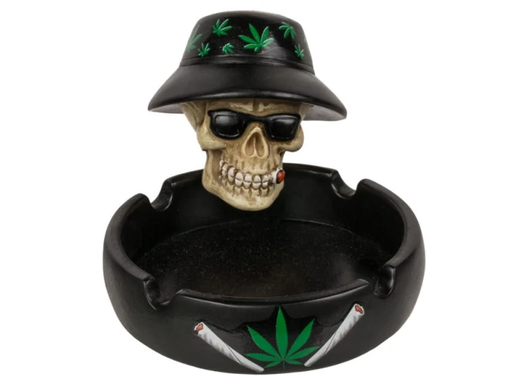 POPIELNICZKA czacha z marychą SKRĘT TRAWKA CZASZKA 1.jpg