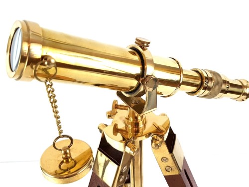 MOSIĘŻNA LUNETA na drewnianym trójnogu FIGURKA 2.jpg
