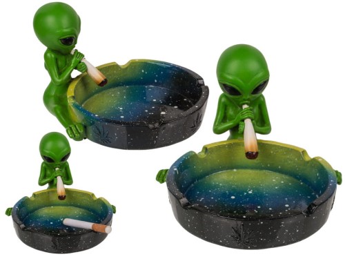 POPIELNICZKA Obcy z jointem II SKRĘTEM UFOLUDEK .jpg