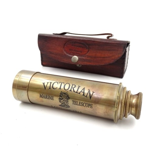 Mosiężna Luneta Wiktoriańska w skórzanym etiu (2).jpg