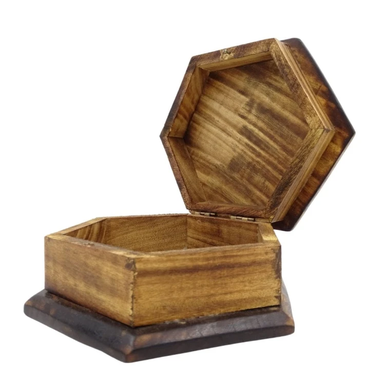 Szkatułka drewniana z ornamentami na Biżuterię (4).jpg