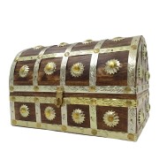 Szkatułka drewniana metalowymi zdobieniami Pudełko (2).jpg