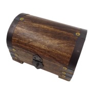 Szkatułka drewniana z metalowymi zdobieniami Kufer (3).jpg