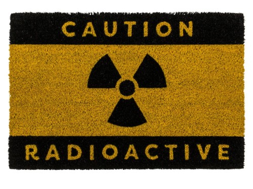 Wycieraczka Caution Radioactive pod drzwi do butów .jpg