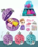 Pudełko korona z laleczką i akcesoriami Ozdoby 2.jpg