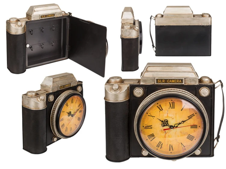 Metalowa skrzynka na klucze z zegarem - aparat .jpg