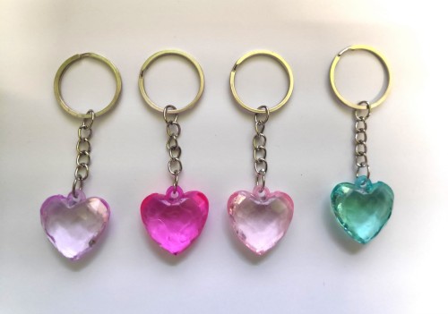 Brelok serce mix Breloczek plastikowy brylok kolor (1).jpg