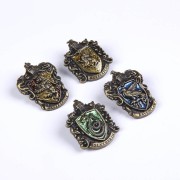 Zestaw przypinek x4 herby domów Harry Potter (3).jpg