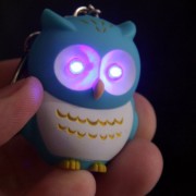 Brelok sowa dźwięk LED Breloczek świeci do kluczy (5).jpg