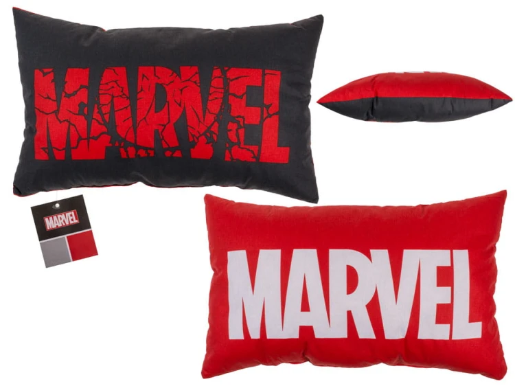 Poduszka dekoracyjna Marvel 50x30 napis prostokąt .jpg