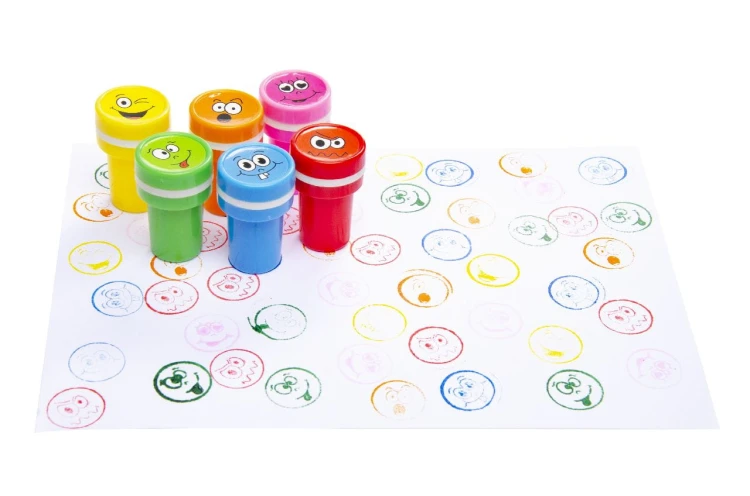 Plastikowe stempelki dzieci wesołe buźki emotikony  (4).jpg