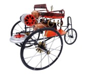 Samochód retro model Pierwszy Spalinowy Figurka  (2).jpg