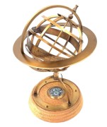 Astrolabium sferyczne z kompasem Figurka Astrologa  (2).jpg