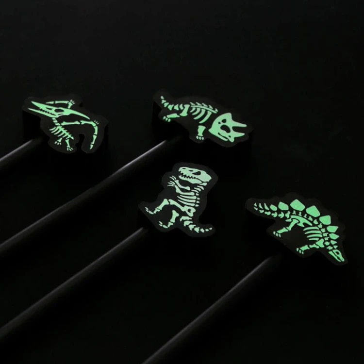 Ołówek z gumką świeci po ciemku Szkielet Dinozaura  (1).jpg