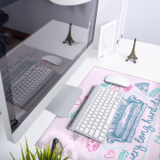 Mata na biurko Podkładka ochronna 50x45 cm DC Friends Przyjaciele IX  (1).png