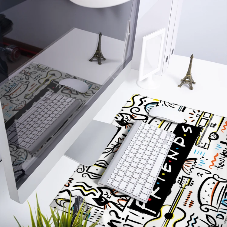 Mata na biurko Podkładka ochronna 50x45 cm DC Friends Przyjaciele XI  (1).png