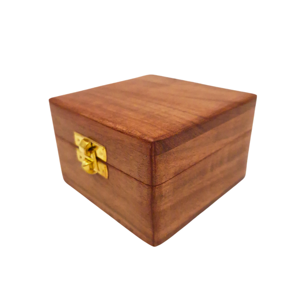 Drewniane Pudełko na Skarby 6x6x4 cm do przechowywania biżuterii drobiazgów .png