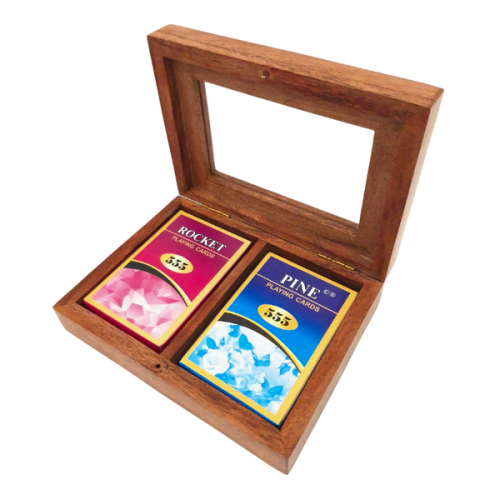 Zestaw Kart do gry w Eleganckiej Drewnianej Skrzynce ze Szklanym Wieczkiem  (2).png