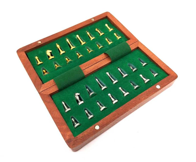 Magnetyczne Szachy Mosiężne w Drewnianym Pudełku eleganckie  (2).jpg