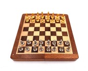 Magnetyczne Szachy Mosiężne w Drewnianym Pudełku eleganckie  (3).jpg