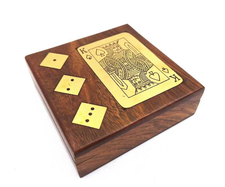 Karty i Kości do Gry w Ozdobnym Drewnianym Pudełku - Zestaw Prentowy Gracza  (2).jpg