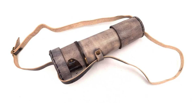 Luneta mosiężna skórzana z paskiem Retro Stara Replika składana  (2).jpg