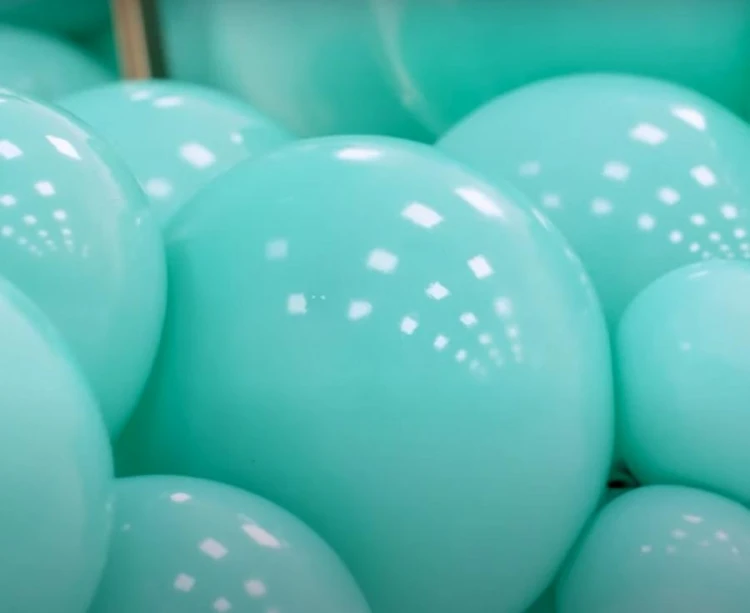 Shine spray nabłyszczacz do balonów marki Gemar 750 ml