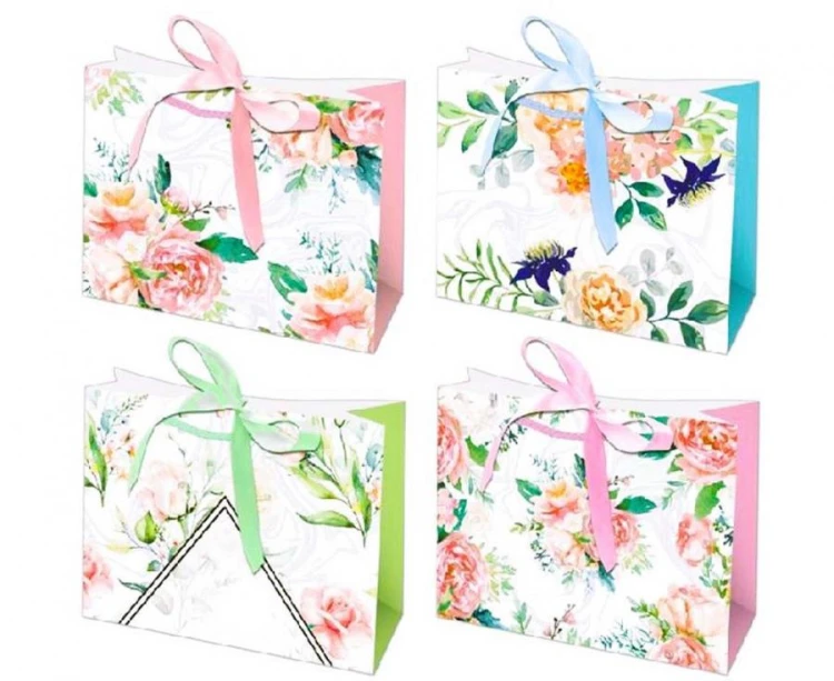 Torebka prezentowa w kwiaty z wstążką 25x32x11 cm zestaw mix wzorów 12 szt