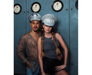 Czapka Srebrna z Daszkiem Ćwiekami Błyszcząca Glam Rock Przebranie Karnawał