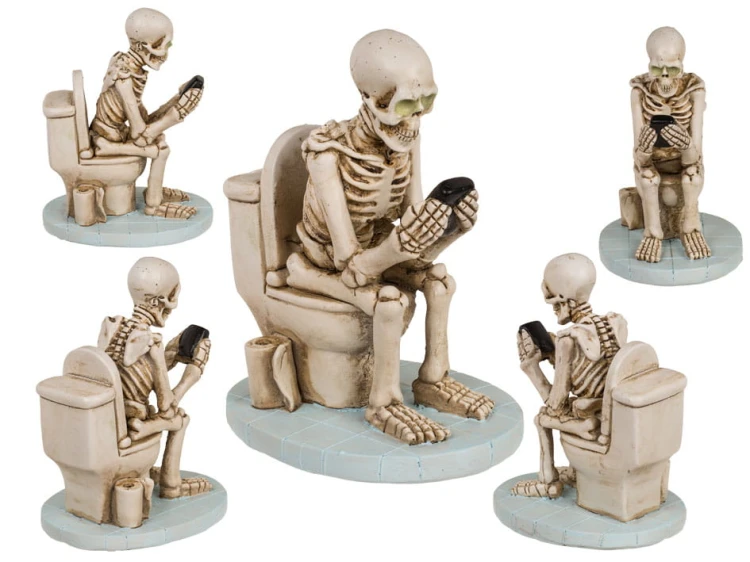 Szkielet na Kiblu Figurka śmieszna Kościotrup z telefonem w toalecie WC .jpg