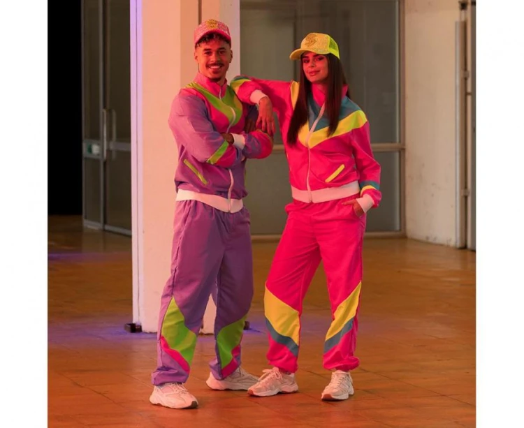 Dres Męski Retro XL – Neonowy Lawendowy Kostium z Opaską