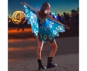 Skrzydła Pawia Niebieskie – Elegancki Dodatek do Stroju Damskiego