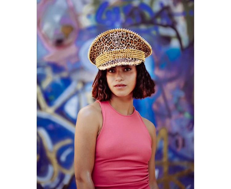 Czapka Pantera z ćwiekami – brązowy stylowy dodatek, Boland