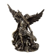 Figurka Archanioła Michała walczącego ze smokiem – symbol zwycięstwa dobra  (1).jpg