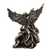 Figurka Archanioła Michała walczącego ze smokiem – symbol zwycięstwa dobra  (3).jpg