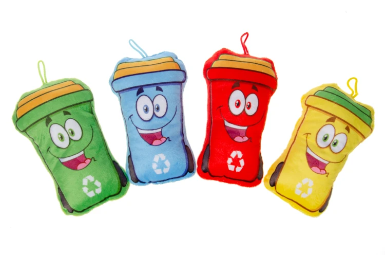 Pluszak Kosz na Śmieci z Uśmiechem – Zabawna Maskotka w Stylu Miejskim  (1).jpg