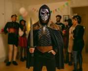 Strój Wojownika dla Dorosłych M – Maska, Kaptur, Peleryna, Pasek